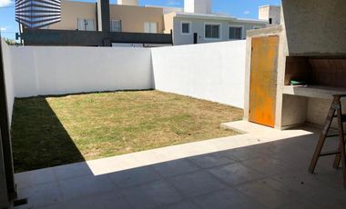 Bº CHACRAS DEL NORTE - DUPLEX - EXCELENTE CALIDAD Y TERMINACIONES