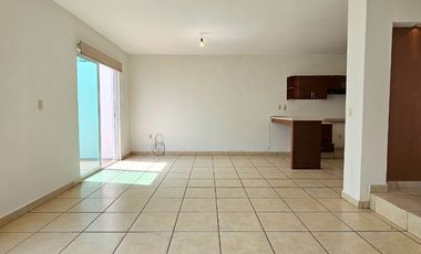 OPORTUNIDAD ! CASA DE 3 RECÁMARAS EN EXCELENTE UBICACIÓN