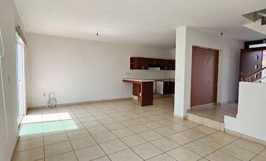 OPORTUNIDAD ! CASA DE 3 RECÁMARAS EN EXCELENTE UBICACIÓN