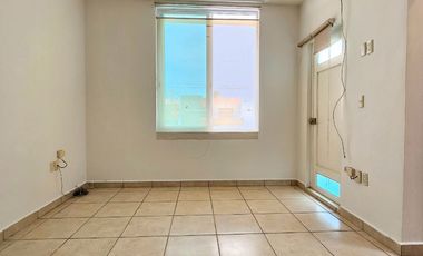 OPORTUNIDAD ! CASA DE 3 RECÁMARAS EN EXCELENTE UBICACIÓN