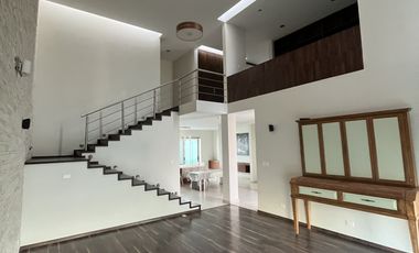 VENDO CASA EN PARQUE NILO LOMAS DE ANGELOPOLIS