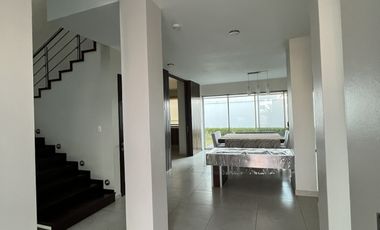 VENDO CASA EN PARQUE NILO LOMAS DE ANGELOPOLIS