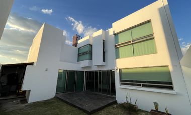 VENDO CASA EN PARQUE NILO LOMAS DE ANGELOPOLIS