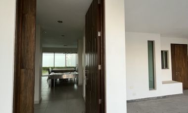 VENDO CASA EN PARQUE NILO LOMAS DE ANGELOPOLIS