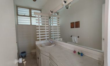 casa en venta en santa teresita. Cod V11348