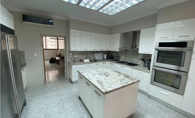 Se Alquila Apartamento 430 Mts Amoblado Pta Paitilla USD$3,000,oo