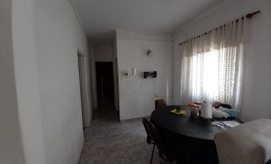 Casa interna 2 Dormitorios zona Fdo. Zuviría 5300