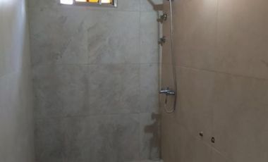 VENTA DE EXCELENTE INMUEBLE INTEGRADO POR UNA CASA, UN LOCAL Y UN DEPARTAMENTO MONOAMBIENTE - IDEAL INVERSORES