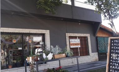 VENTA DE EXCELENTE INMUEBLE INTEGRADO POR UNA CASA, UN LOCAL Y UN DEPARTAMENTO MONOAMBIENTE - IDEAL INVERSORES