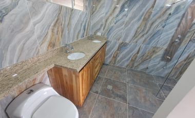 apartamento en arriendo en loma de las brujas. Cod A9432489