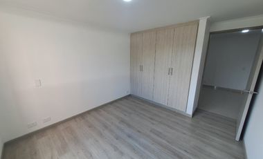 apartamento en arriendo en loma de las brujas. Cod A9432489