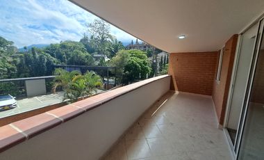 apartamento en arriendo en loma de las brujas. Cod A9432489