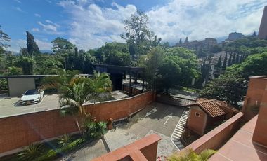 apartamento en arriendo en loma de las brujas. Cod A9432489