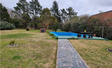 CHALET CON PARQUE Y PILETA
