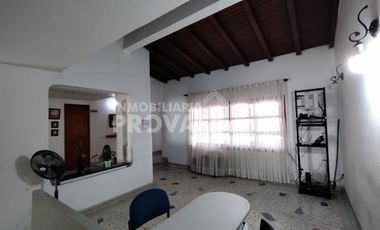casa en arriendo en caobos. Cod A2772