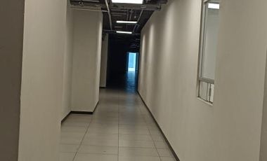 Excelente Oficina Acondicionada en Renta 4494 m2. La Viga