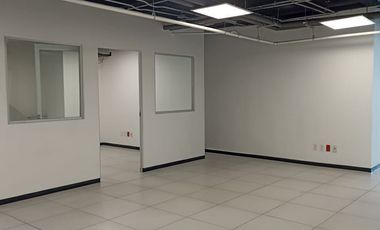 Excelente Oficina Acondicionada en Renta 4494 m2. La Viga
