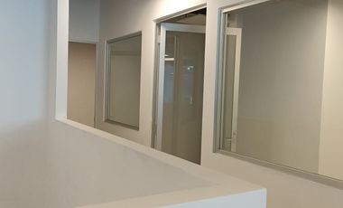 Excelente Oficina Acondicionada en Renta 4494 m2. La Viga