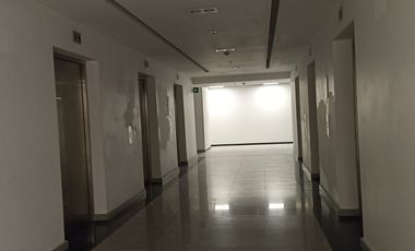 Excelente Oficina Acondicionada en Renta 4494 m2. La Viga