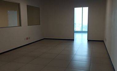 Excelente Oficina Acondicionada en Renta 4494 m2. La Viga