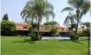 CASA EN VENTA O RENTA EN CONDOMINIO EN JIUTEPEC