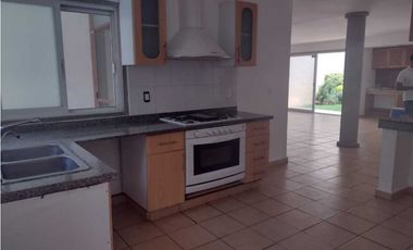 CASA EN VENTA O RENTA EN CONDOMINIO EN JIUTEPEC