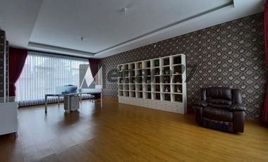 Rumah sewa dekat dari setrasari mall