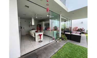 Vive La Tranquilidad Que Tu Familia Merece! Amplios Ambientes, Jardin Y Todo Lo Que Necesitas Para Ser Feliz En La Molina.