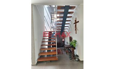 Vive La Tranquilidad Que Tu Familia Merece! Amplios Ambientes, Jardin Y Todo Lo Que Necesitas Para Ser Feliz En La Molina.