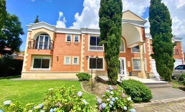 casa condominio en arriendo en hacienda san simón pl. 1 al 1. Cod A5109