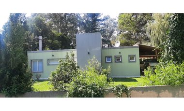 VENTA  CASA MINIMALISTA CON PEQUEÑA CABAÑA