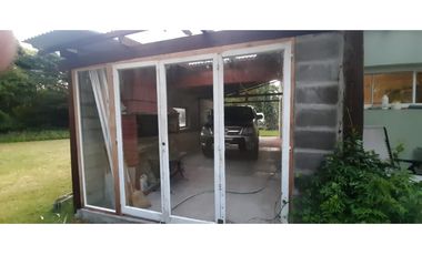 VENTA  CASA MINIMALISTA CON PEQUEÑA CABAÑA