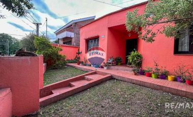 VENTA CASA + COCHERAS EN LOS GERANIOS-LOS PERALES