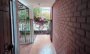 Casa en venta de 2 dorm. en La Florida
