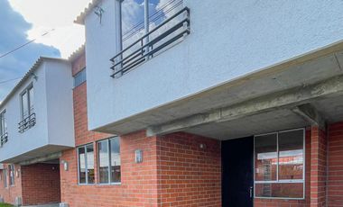 VENTA CASA DOS PISOS PALMIRA- LA NUEVA ITALIA. Cod V9293