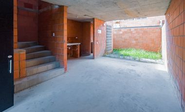 VENTA CASA DOS PISOS PALMIRA- LA NUEVA ITALIA. Cod V9293
