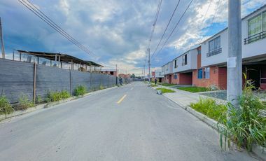 VENTA CASA DOS PISOS PALMIRA- LA NUEVA ITALIA. Cod V9293