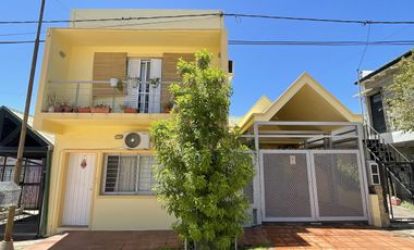 Casa con Departamento en venta en Colón