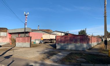 Gran terreno con Local Comercial en Victoria