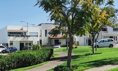 Venta de Residencia en el Nuevo Querétaro.
