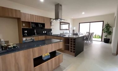 Venta de Residencia en el Nuevo Querétaro.