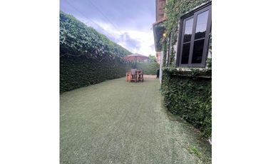 EL DORAL - VENDO O ALQUILO ESPECTACULAR CASA - COSTA SUR