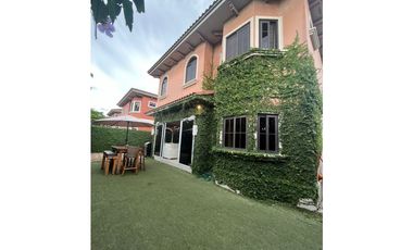EL DORAL - VENDO O ALQUILO ESPECTACULAR CASA - COSTA SUR