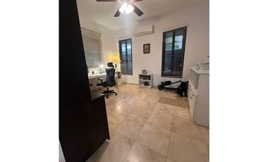 EL DORAL - VENDO O ALQUILO ESPECTACULAR CASA - COSTA SUR