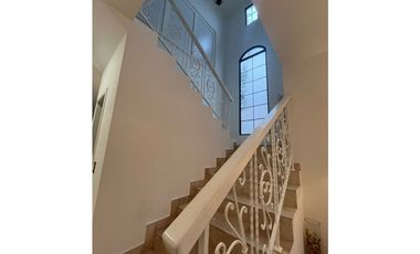 EL DORAL - VENDO O ALQUILO ESPECTACULAR CASA - COSTA SUR