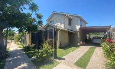 SE VENDE CASA EN CONDOMINIO BUIN