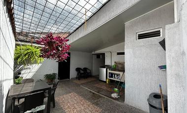 casa en venta en la floresta. Cod V20188