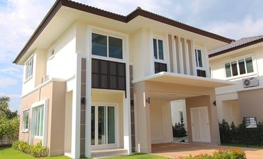 A Luxury Abode Awaits: Grand Park, San Phranet