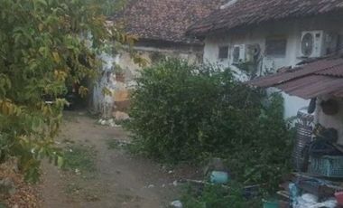 RUMAH TUA LUAS TEPI JALAN RAYA AKHMAD YANI PASURUAN