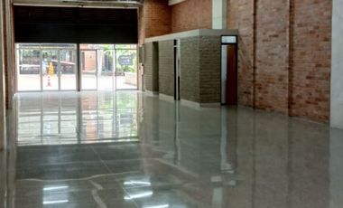 Local en arriendo ubicado en el sector de Santa Fe